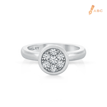 18K White Gold Round Diamond Cluster Ring